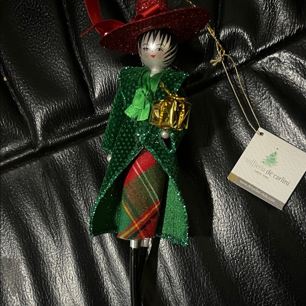 De Carlini Green and Red Holiday Ornament